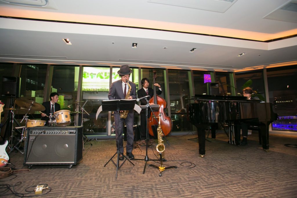 結婚式場で演奏